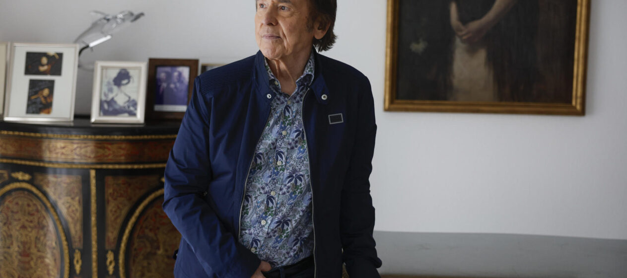 El cantante español Raphael en una entrevista con EFE, solo cuatro meses y medio después de su hospitalización y listo para recuperar su agenda profesional. EFE/ Juan Carlos Hidalgo