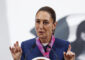 La presidenta de México, Claudia Sheinbaum, habla en una rueda de prensa este lunes, en el Palacio Nacional de Ciudad de México (México). EFE/ Mario Guzmán