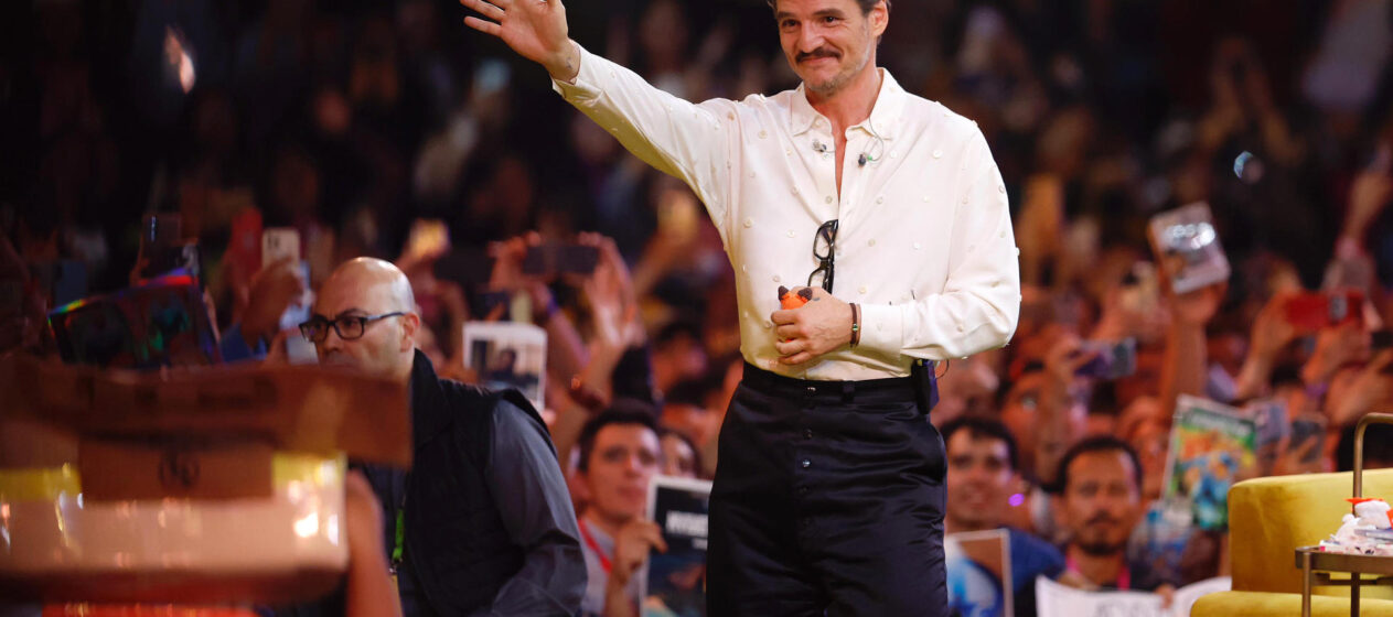 El actor chileno-estadounidense Pedro Pascal participa en el Comic Con Experience México 2025 (CCXPMX25) este sábado en Ciudad de México (México). EFE/ Sáshenka Gutiérrez